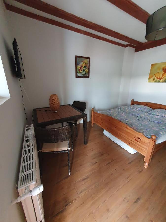 Gosciniec Zoska Hostel Ostrzyce Buitenkant foto