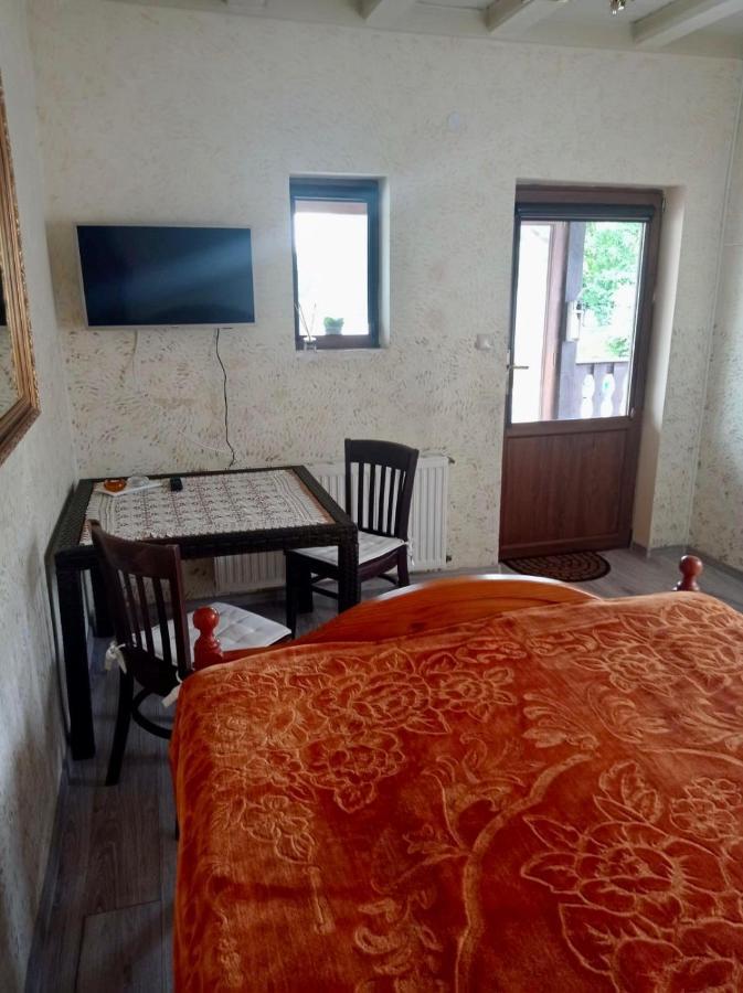 Gosciniec Zoska Hostel Ostrzyce Buitenkant foto