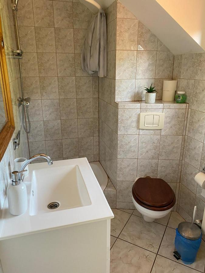 Gosciniec Zoska Hostel Ostrzyce Buitenkant foto
