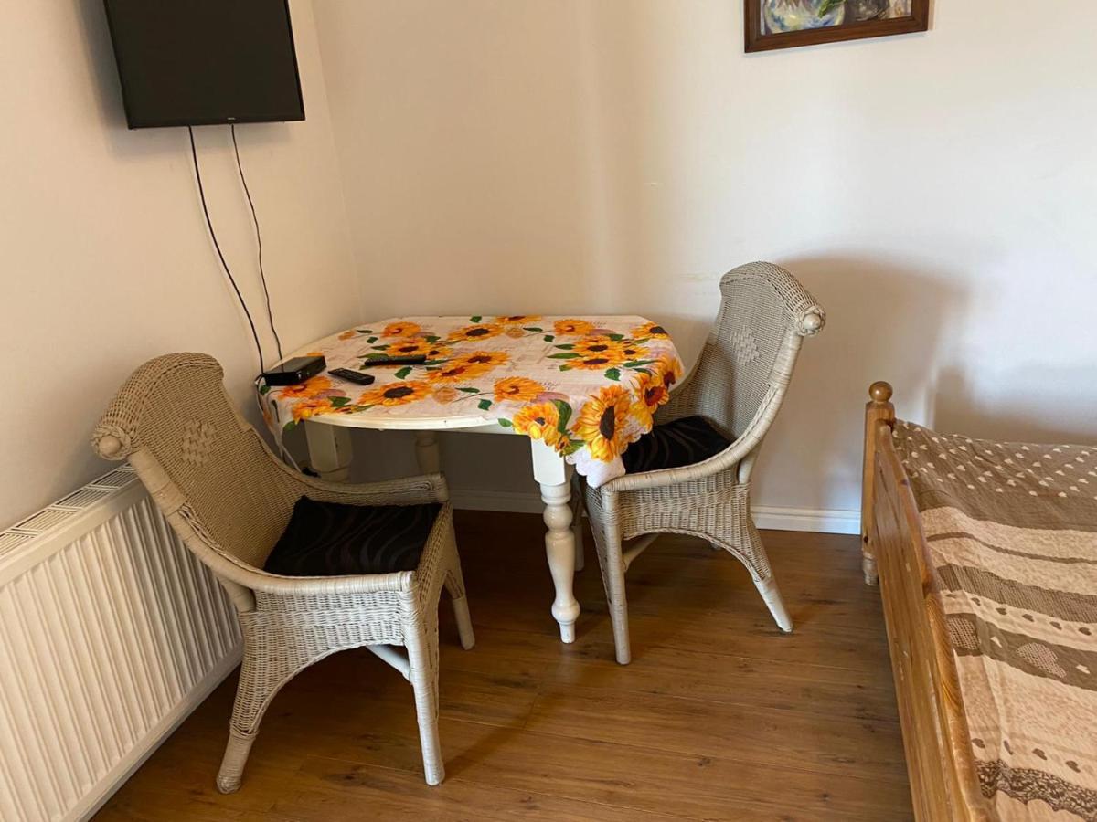 Gosciniec Zoska Hostel Ostrzyce Buitenkant foto