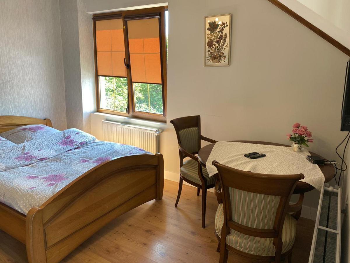 Gosciniec Zoska Hostel Ostrzyce Buitenkant foto